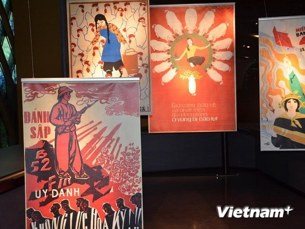 Triển lãm tranh cổ động về phụ nữ Việt Nam tại Pháp - ảnh 1